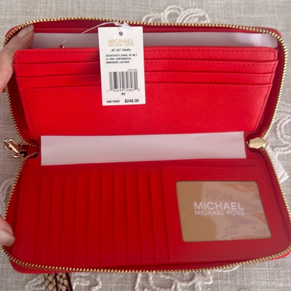 Michael Kors NWT Embossed Leather Large Travel Continental Wallet/Wristlet - Picture 11 of 16